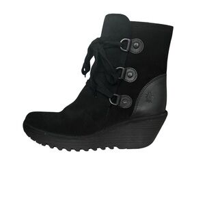 Fly London Black Suede Ankle Boots with SZ 40, in Excellent pre owned Condition